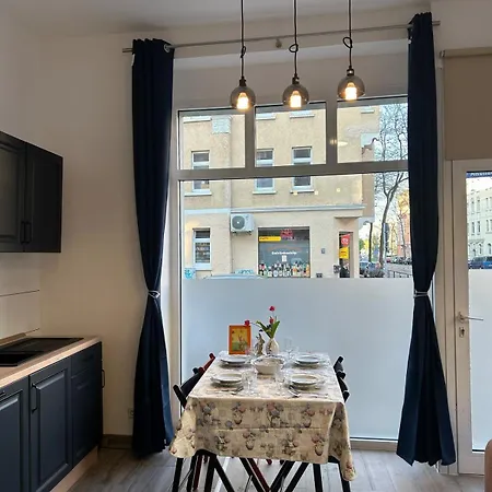 Apartment Sonnige Wohnung, Nur 10 Minuten Bis Ins Zentrum