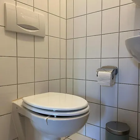 Lägenhet Sonnige Wohnung, Nur 10 Minuten Bis Ins Zentrum