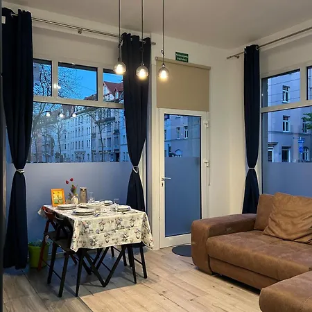 Sonnige Wohnung, Nur 10 Minuten Bis Ins Zentrum Apartment *