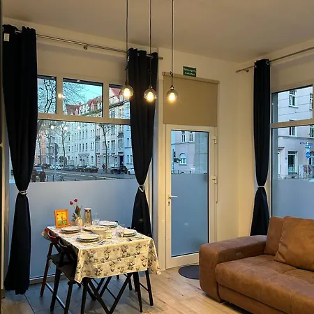 Sonnige Wohnung, Nur 10 Minuten Bis Ins Zentrum 
