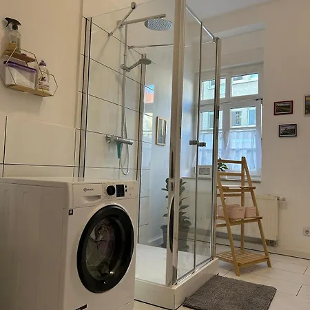 Sonnige Wohnung, Nur 10 Minuten Bis Ins Zentrum