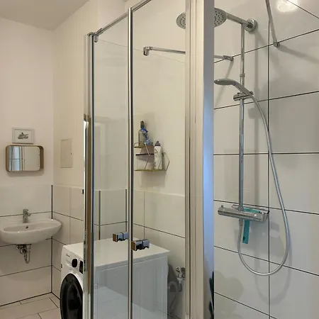 Apartment Sonnige Wohnung, Nur 10 Minuten Bis Ins Zentrum