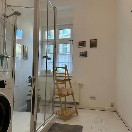 Sonnige Wohnung, Nur 10 Minuten Bis Ins Zentrum Apartment *