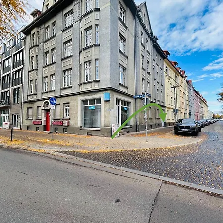 Sonnige Wohnung, Nur 10 Minuten Bis Ins Zentrum 